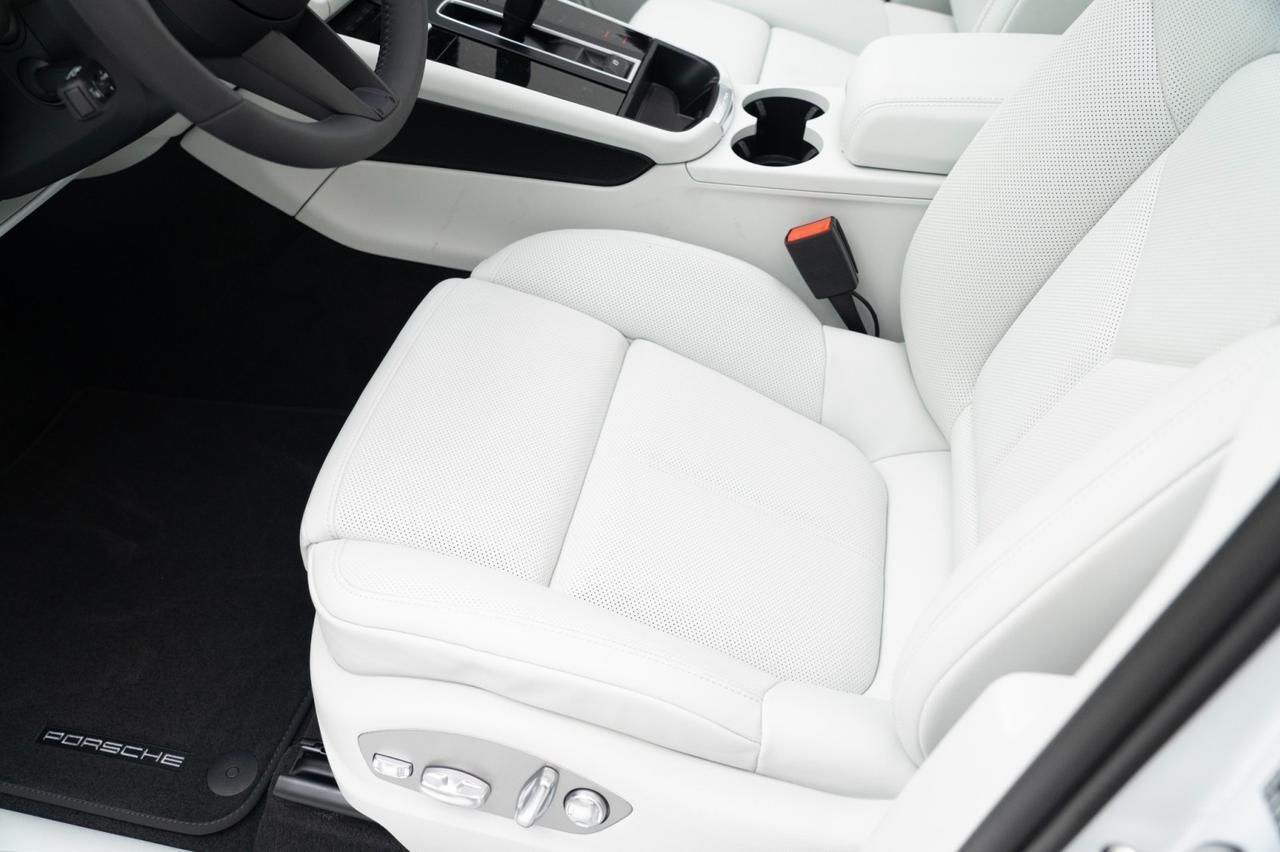 2025 Porsche Macan Pompano Beach FL