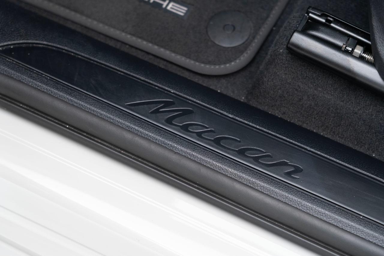 2025 Porsche Macan Pompano Beach FL