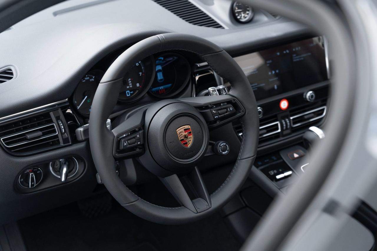 2025 Porsche Macan Pompano Beach FL