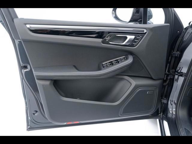 2025 Porsche Macan Pompano Beach FL