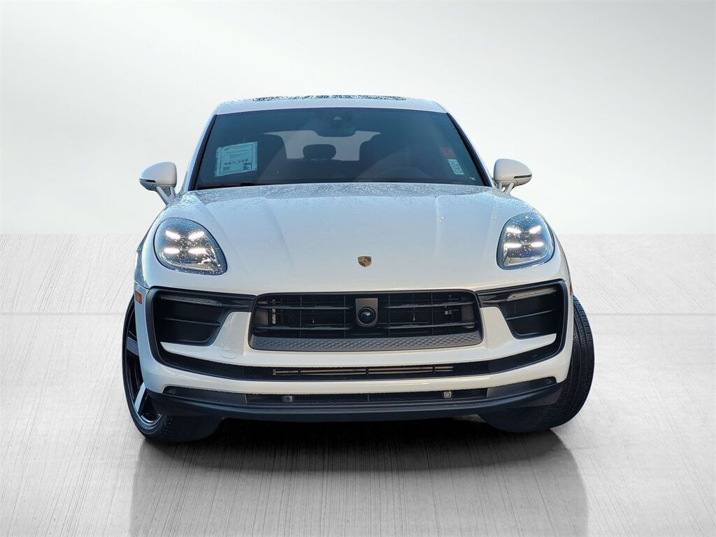 2025 Porsche Macan