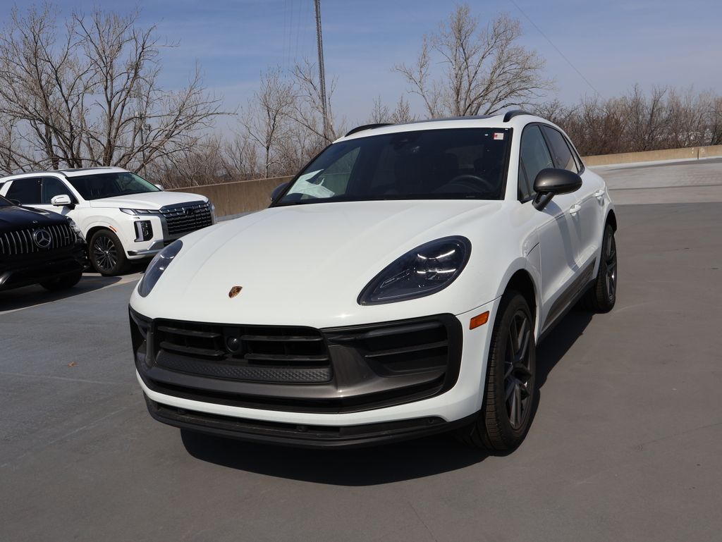 2025 Porsche Macan