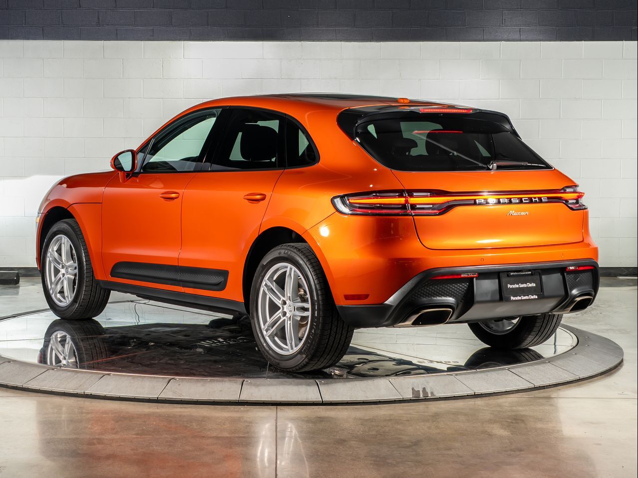 2025 Porsche Macan Electric photo 3