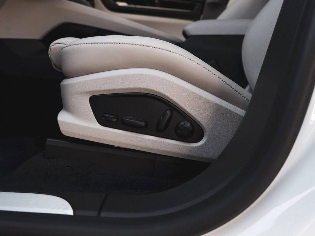 2025 Porsche Macan 4 Electric Bakersfield CA