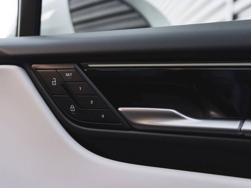 2025 Porsche Macan 4 Electric Bakersfield CA