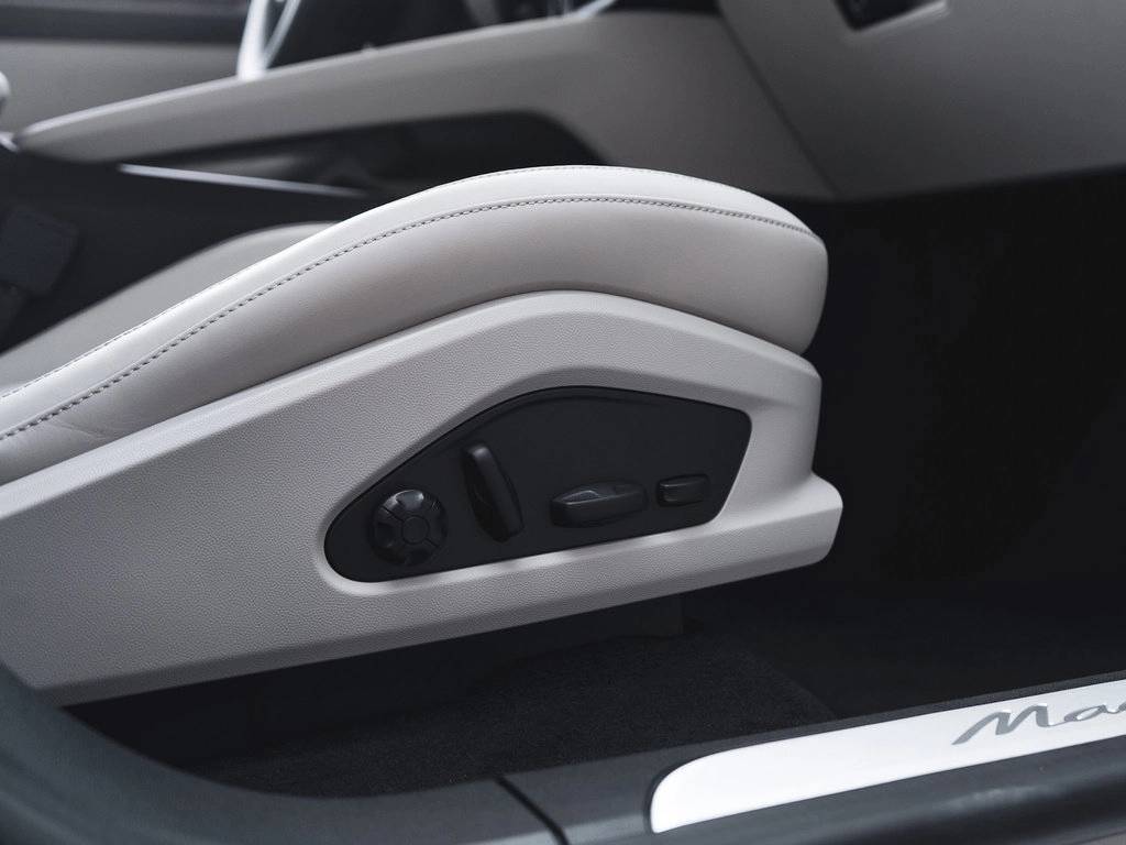 2025 Porsche Macan 4 Electric Bakersfield CA