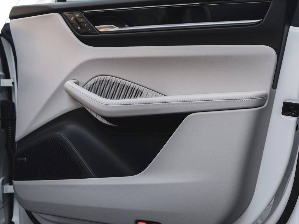2025 Porsche Macan 4 Electric Bakersfield CA