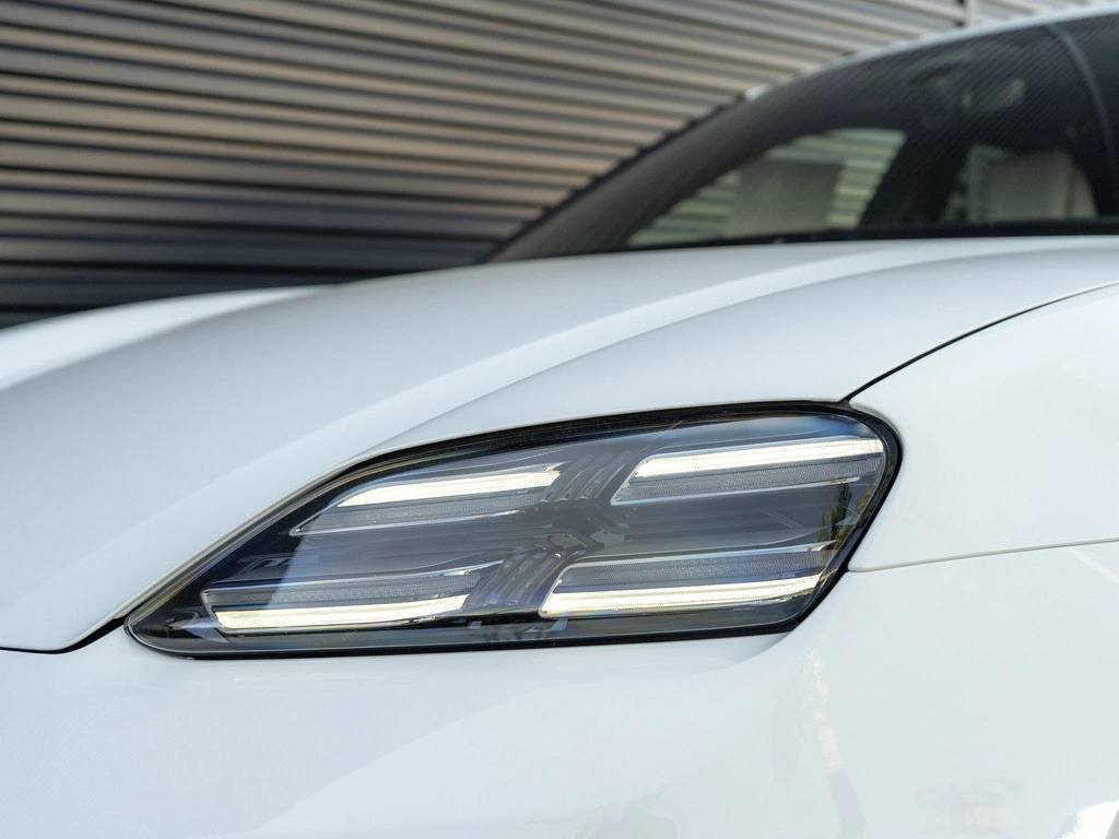 2025 Porsche Macan 4 Electric Bakersfield CA