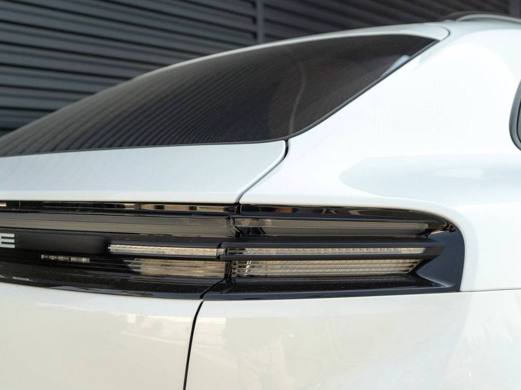 2025 Porsche Macan 4 Electric Bakersfield CA