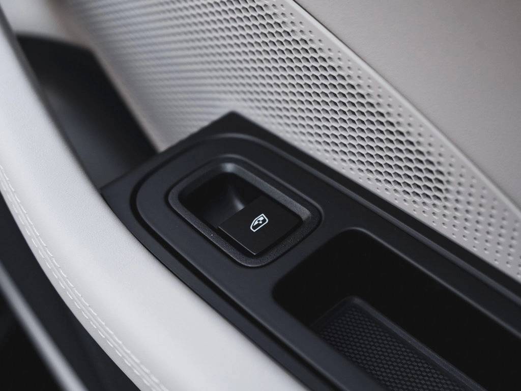 2025 Porsche Macan 4 Electric Bakersfield CA