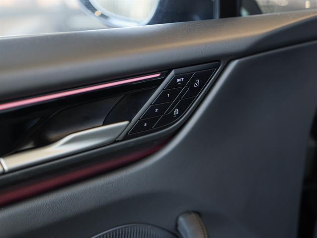 2025 Porsche Macan 4 Electric Bakersfield CA