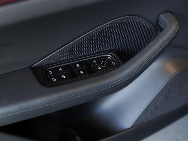 2025 Porsche Macan 4 Electric Bakersfield CA