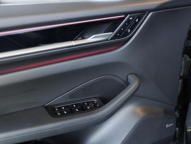 2025 Porsche Macan 4 Electric Bakersfield CA