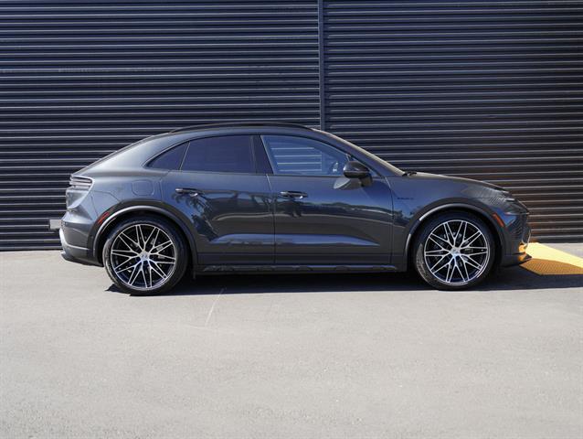 2025 Porsche Macan 4 Electric Bakersfield CA