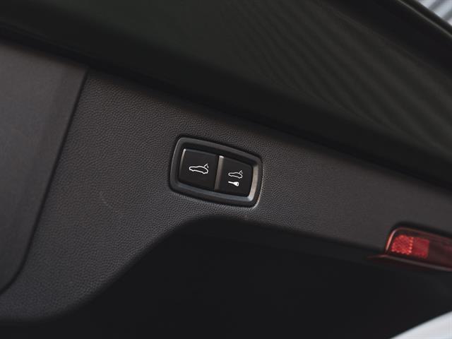 2025 Porsche Macan 4 Electric Bakersfield CA