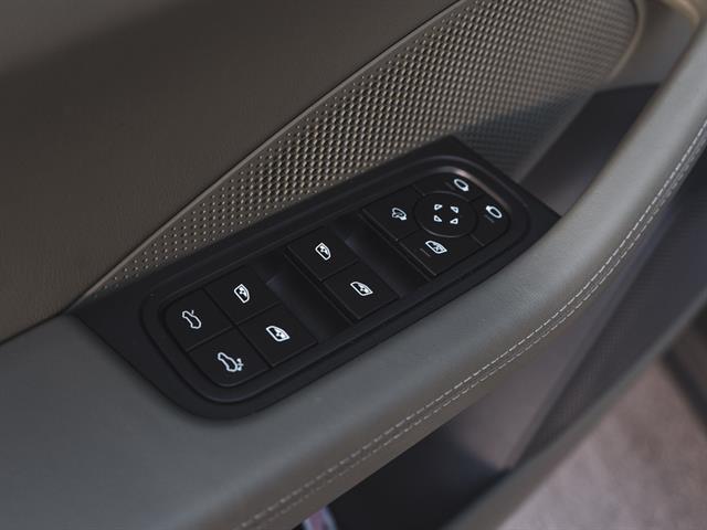 2025 Porsche Macan 4 Electric Bakersfield CA