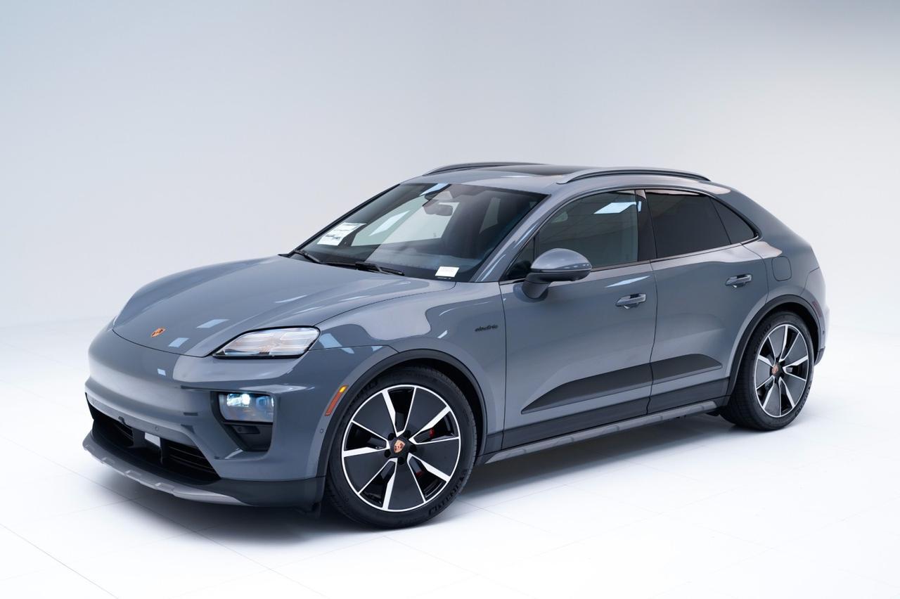 2025 Porsche Macan 4S Electric