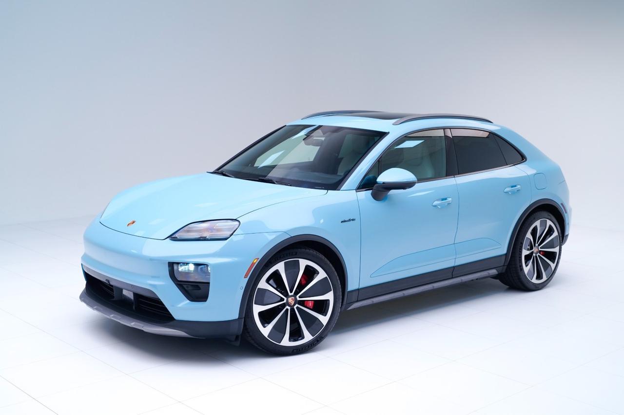 2025 Porsche Macan 4S Electric