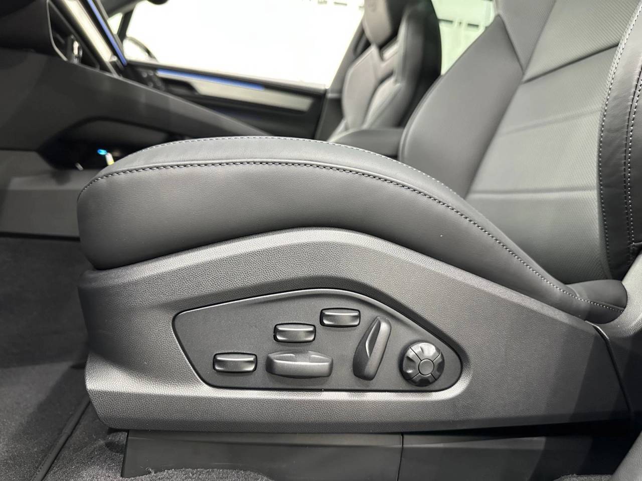 2025 Porsche Macan 4S Newark DE