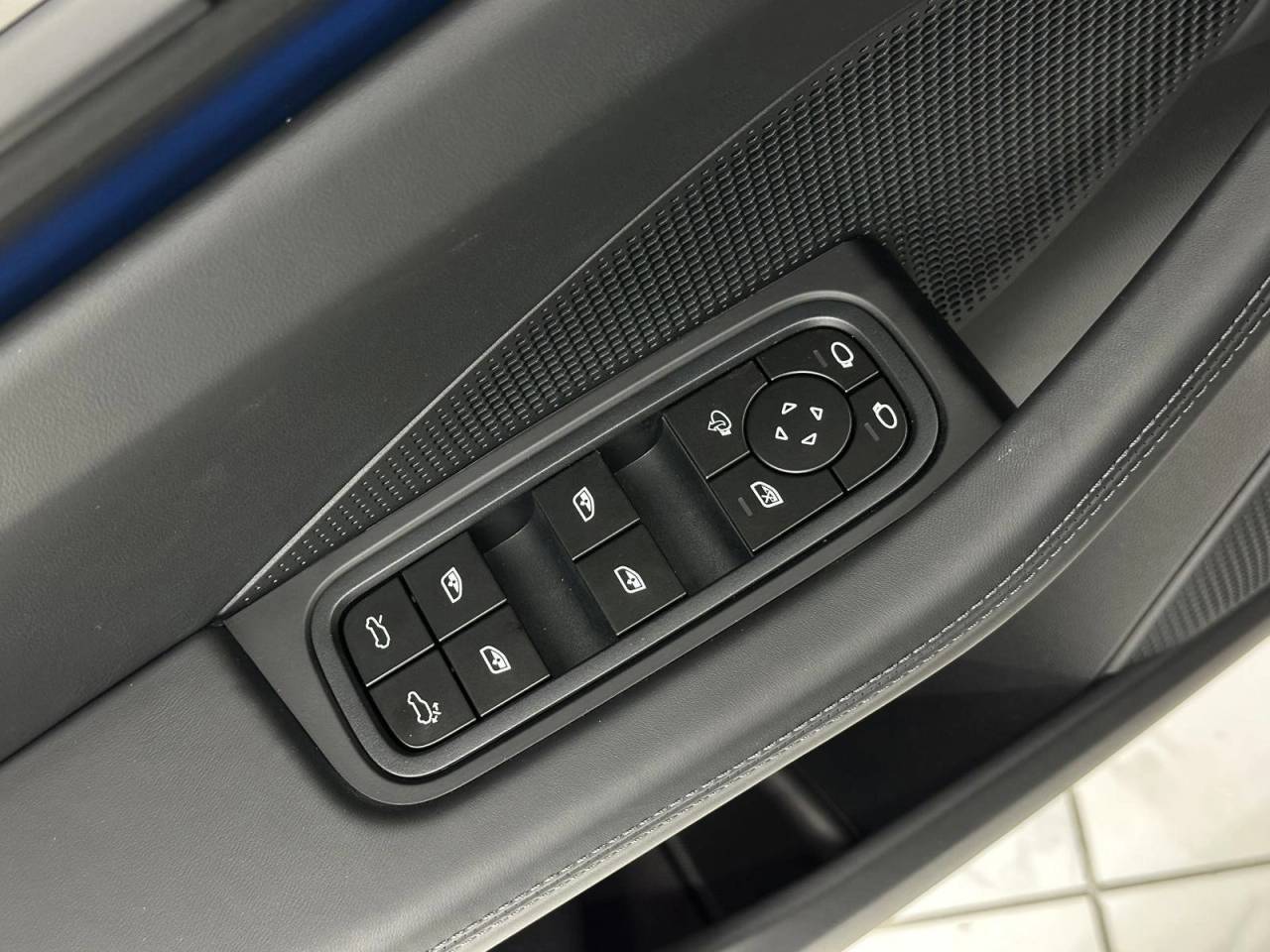 2025 Porsche Macan 4S Newark DE