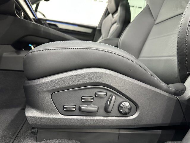 2025 Porsche Macan 4S Newark DE