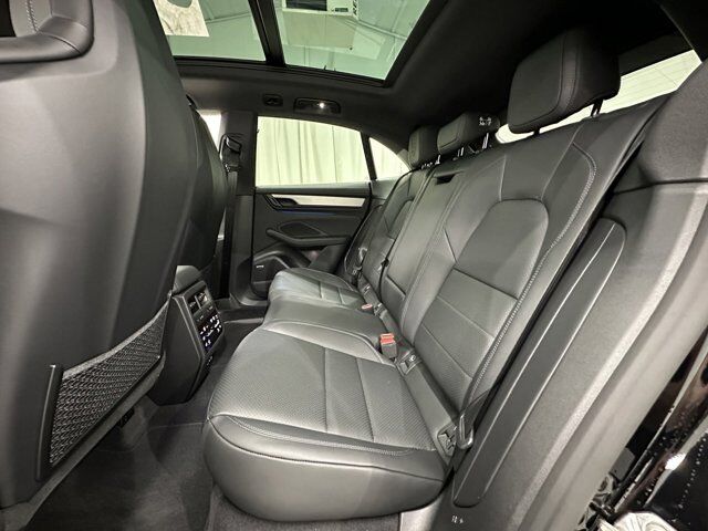 2025 Porsche Macan 4S Newark DE