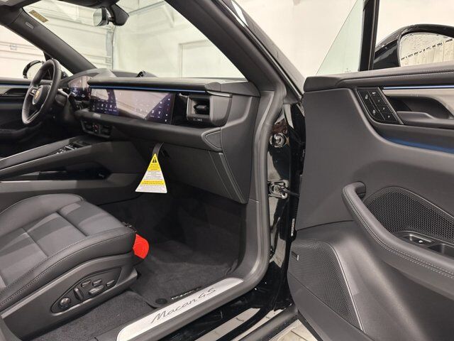 2025 Porsche Macan 4S Newark DE