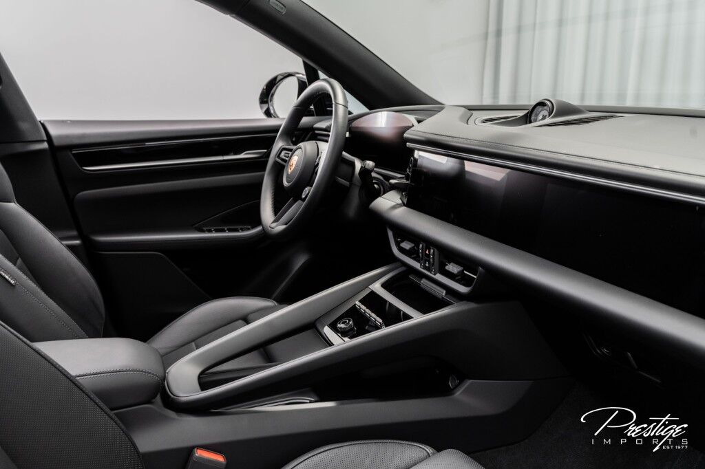 2025 Porsche Macan 4S North Miami Beach FL