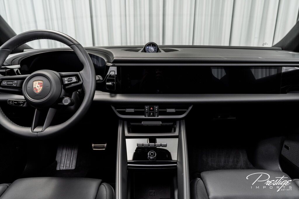 2025 Porsche Macan 4S North Miami Beach FL