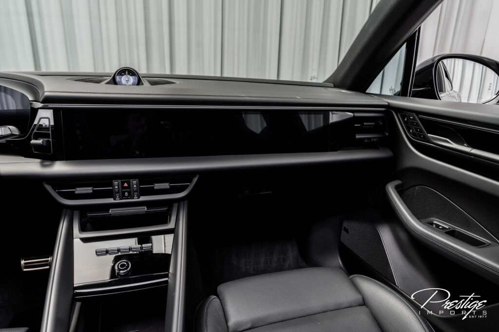 2025 Porsche Macan 4S North Miami Beach FL