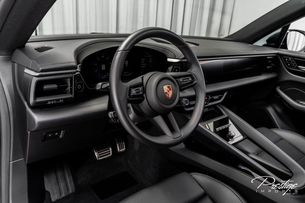 2025 Porsche Macan 4S North Miami Beach FL