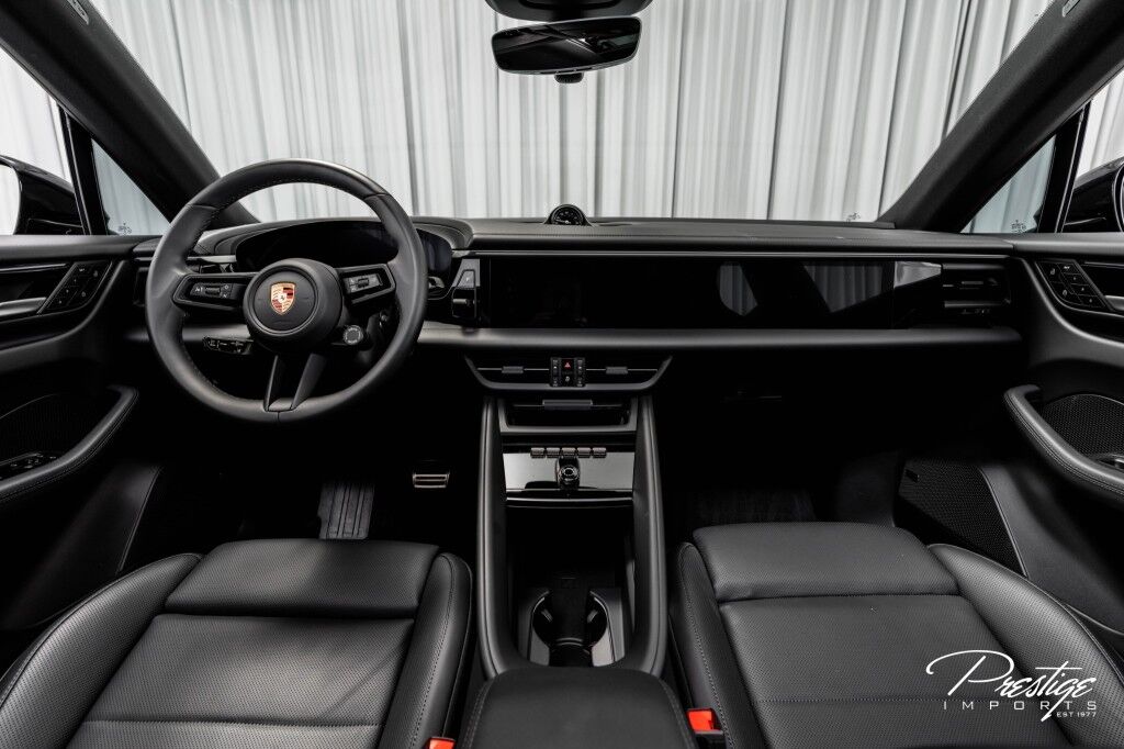 2025 Porsche Macan 4S North Miami Beach FL