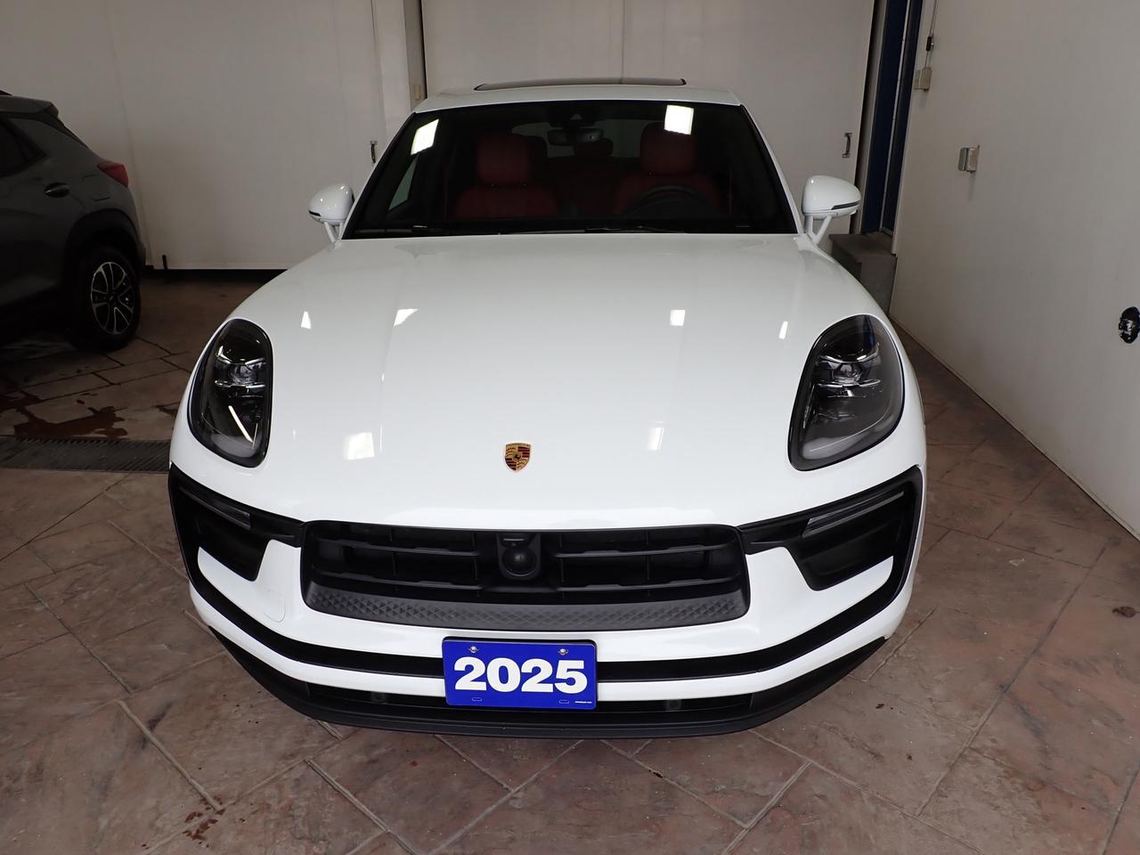 2025 Porsche Macan 4WD LEATHER NAVI SUNROOF Listowel ON