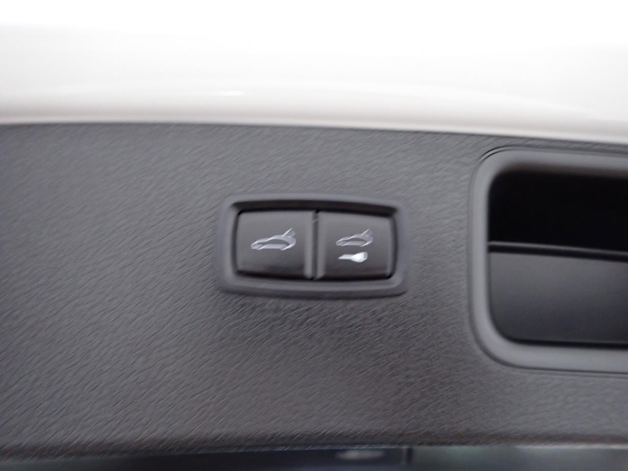 2025 Porsche Macan 4WD LEATHER NAVI SUNROOF Listowel ON