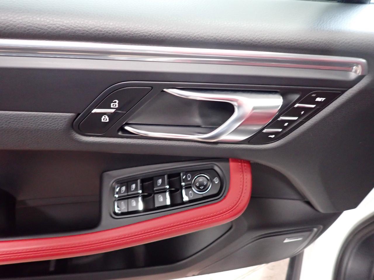 2025 Porsche Macan 4WD LEATHER NAVI SUNROOF Listowel ON