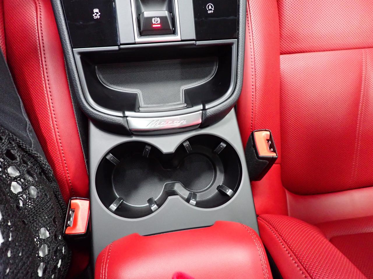 2025 Porsche Macan 4WD LEATHER NAVI SUNROOF Listowel ON