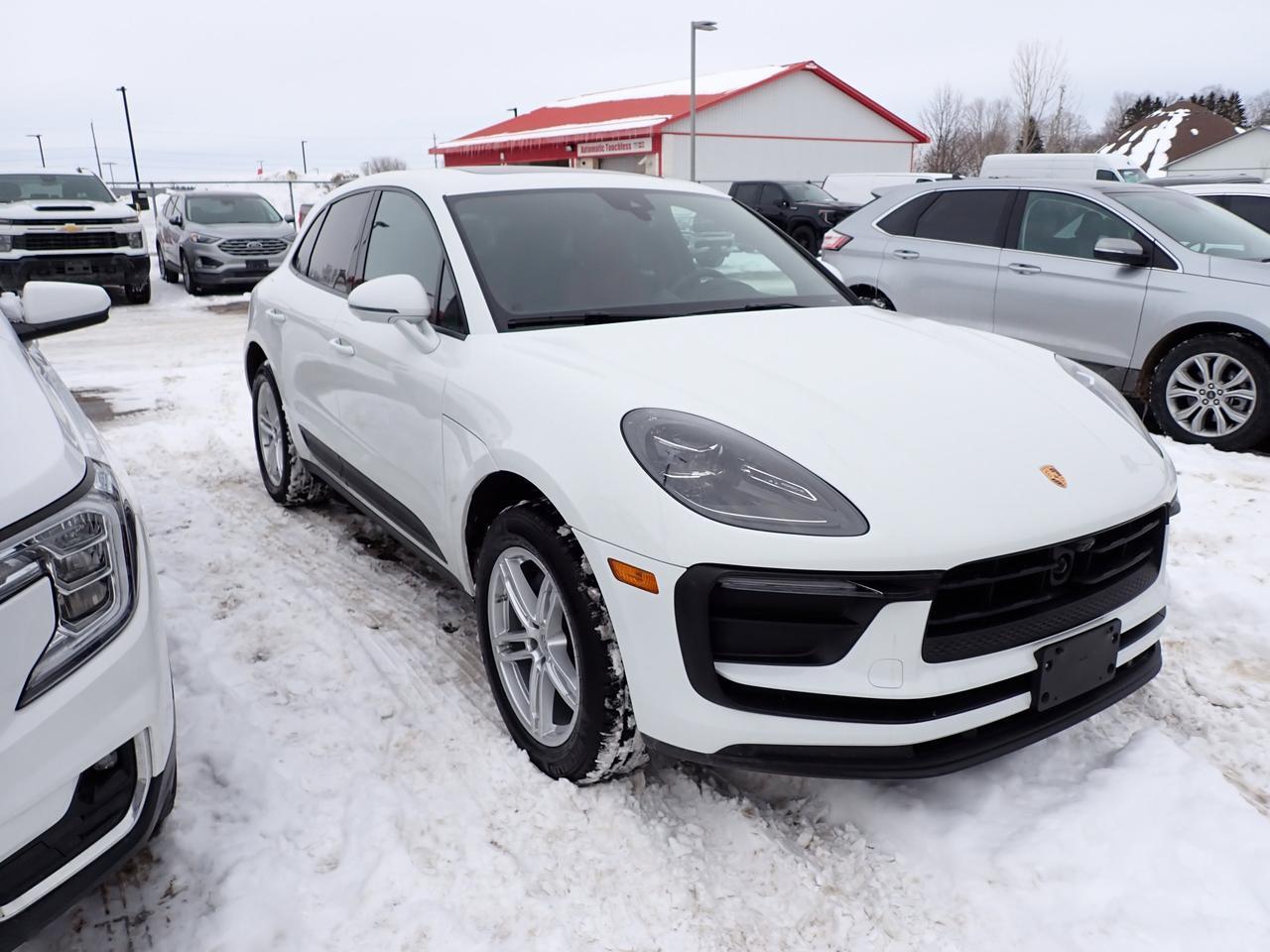 2025 Porsche Macan 4WD