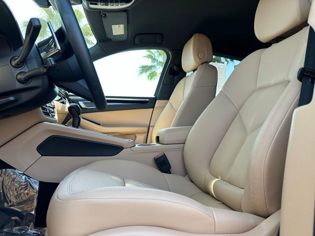 2025 Porsche Macan Base Tucson AZ