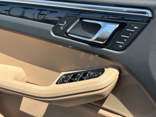 2025 Porsche Macan Base Tucson AZ