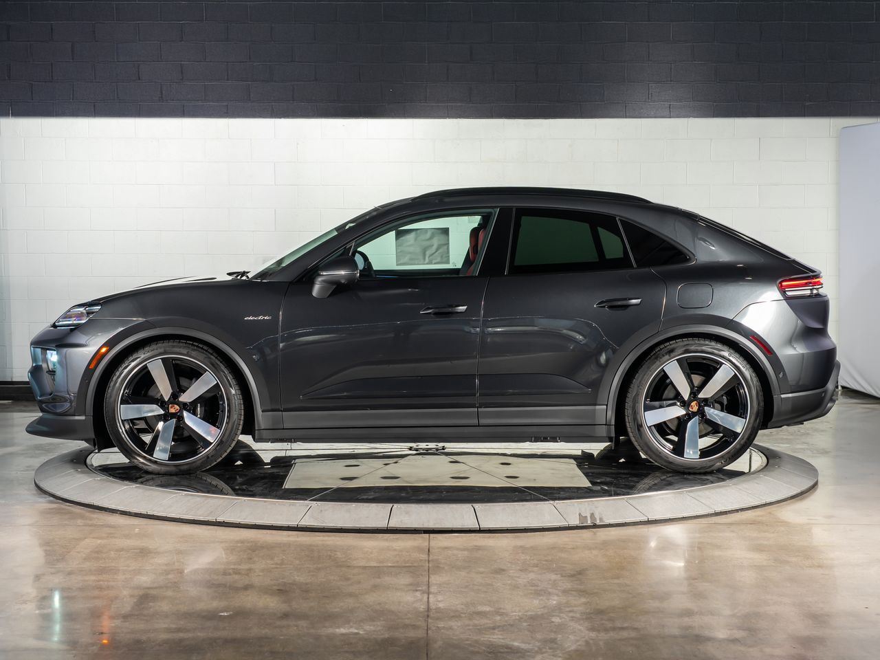 Used 2025 Porsche Macan Base with VIN WP1AD2XA1SL078416 for sale in Santa Clarita, CA