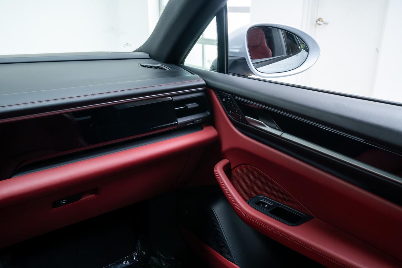 2025 Porsche Macan Electric 4 1 Owner Premium Package Bose Audio Portland OR