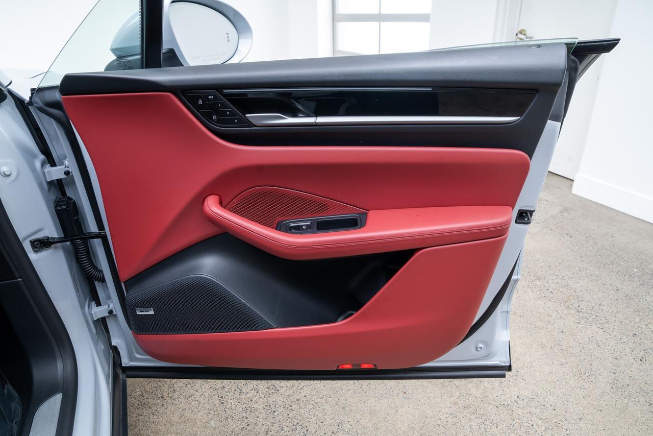2025 Porsche Macan Electric 4 1 Owner Premium Package Bose Audio Portland OR