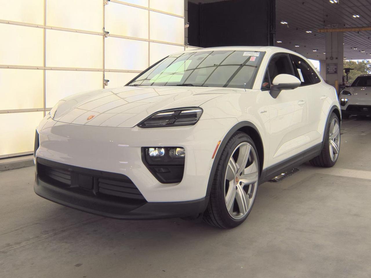 2025 Porsche Macan Electric 4