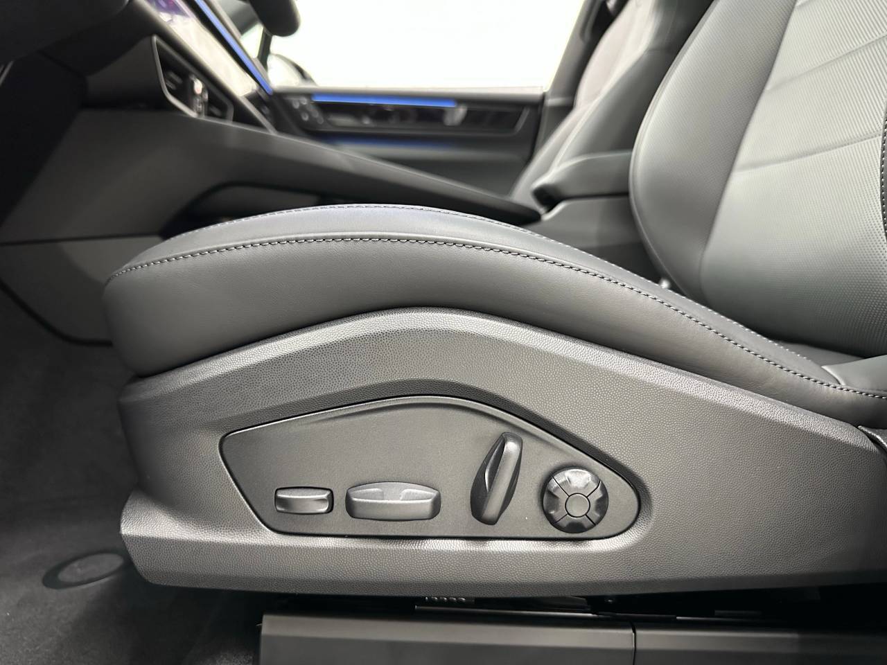 2025 Porsche Macan Electric 4 Newark DE