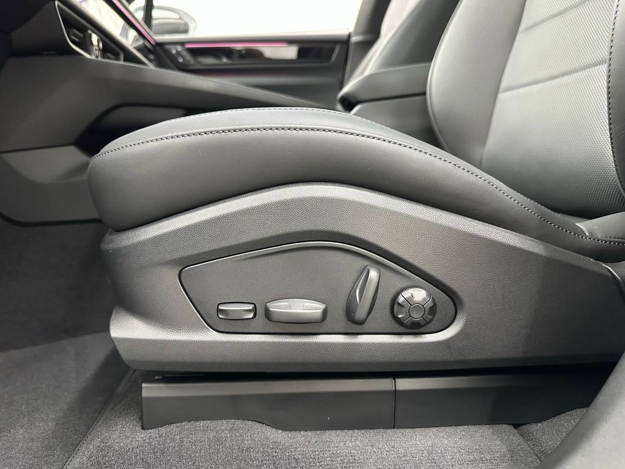 2025 Porsche Macan Electric 4 Newark DE