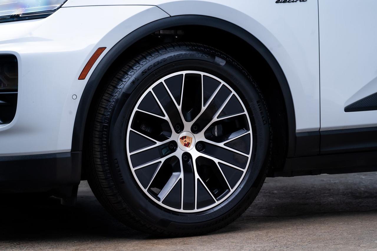 2025 Porsche Macan Electric 4 Porsche InnoDrive Bose Sound Portland OR