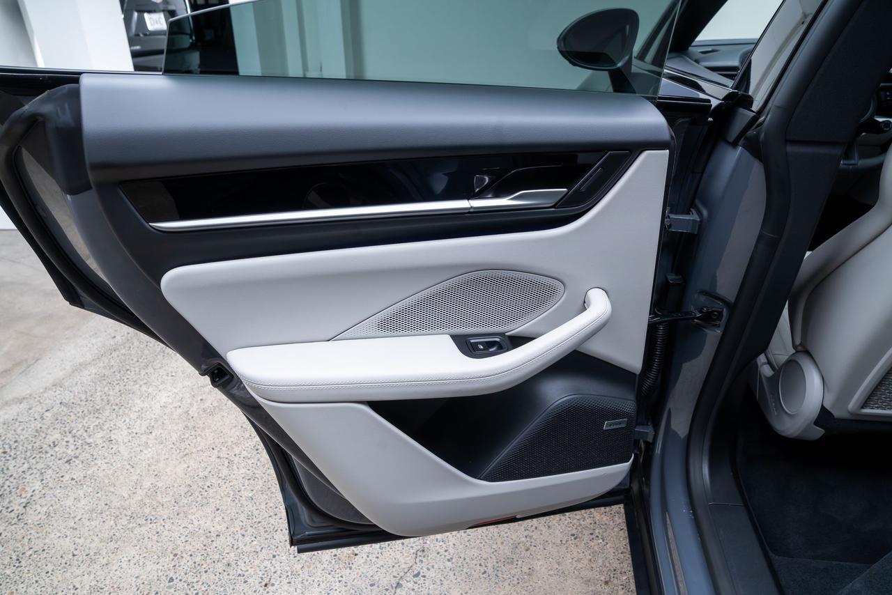 2025 Porsche Macan Electric 4 Sport Chrono Package / Bose Sound / Surround View Portland OR