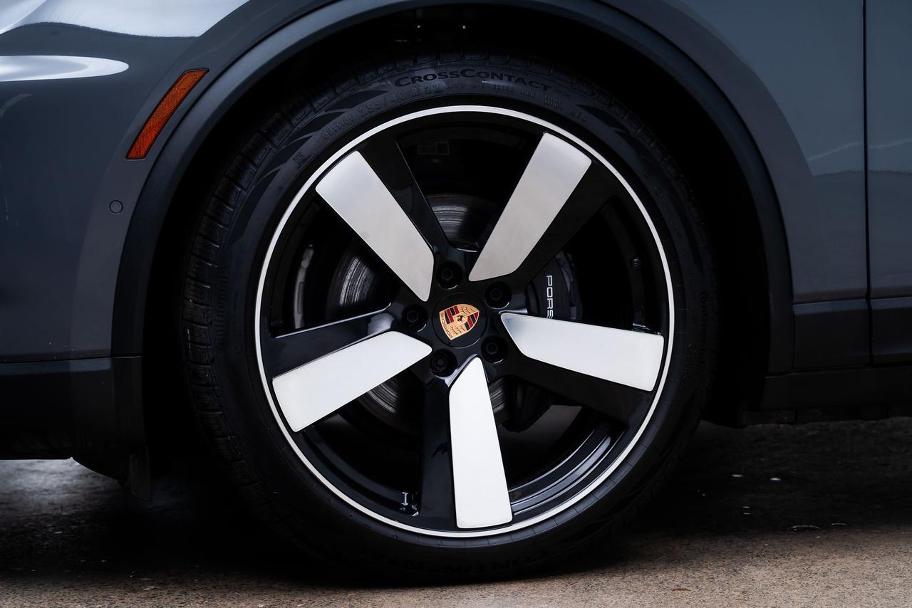 2025 Porsche Macan Electric 4 Sport Chrono Package / Bose Sound / Surround View Portland OR