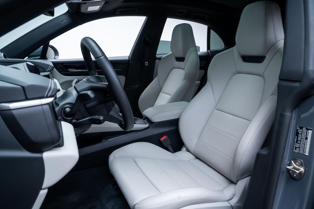 2025 Porsche Macan Electric 4 Sport Chrono Package / Bose Sound / Surround View Portland OR