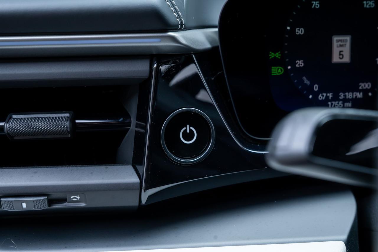 2025 Porsche Macan Electric 4 Sport Chrono Package / Bose Sound / Surround View Portland OR